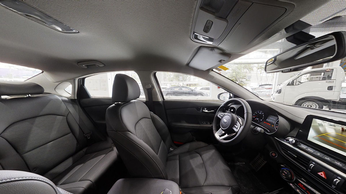 Foto do interior de um carro